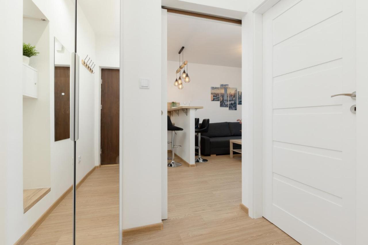 Roomy Apartment Oczapowskiego In Bielany By Noclegi Renters Varsovia Exterior foto